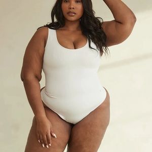 Pinsy Shapewear Scoop Tank Hourglass Thong Bodysuit